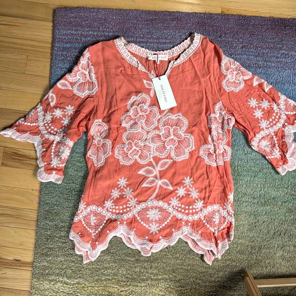 NWT Solitaire Embroidered Blouse
